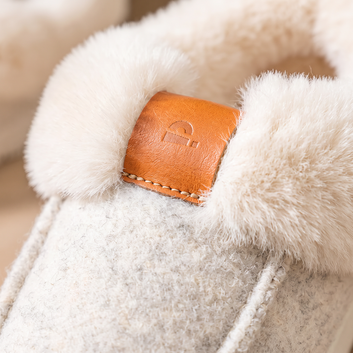 Fluffy Collar Platform Slippers - White - close-up
