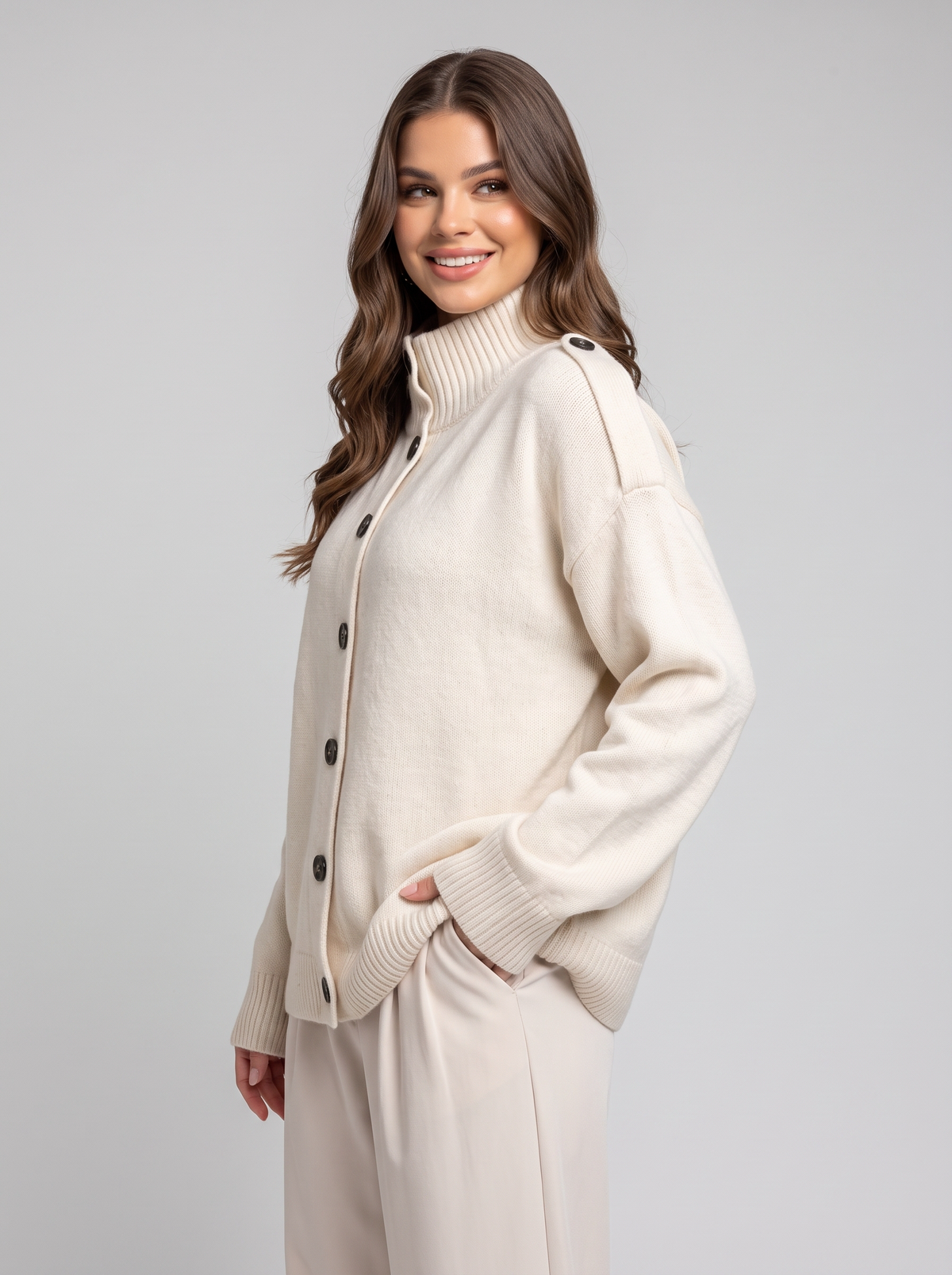 Mock neck cardigan - White