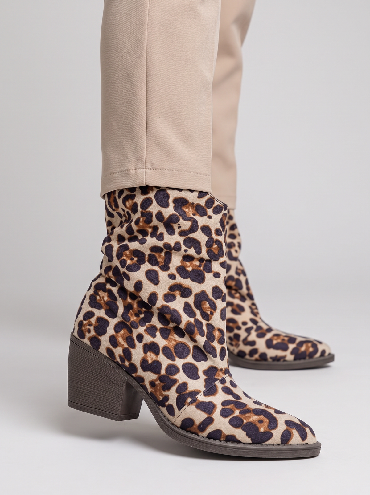 Leopard Point Toe Block Heels Boots 4